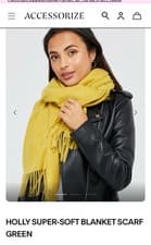 Image of HOLLY SUPER-SOFT BLANKET SCARF GREEN Accessories Gift Christmas
