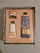 Image of MORRIS & CO HAND CARE TREATS GIFT SET