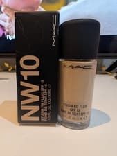Image of Mac Studio Fix Fluid SPF 15 Foundation 30ml Shade NW10 No pump