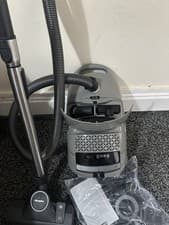 Image of Miele Guard M1 Select Cylinder Bagged Vacuum Cleaner Casa Grey