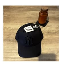 Image of New Era 9FORTY New York Yankees Black MLB Genuine Merchandise Baseball Cap