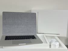 Image of MacBook Air 15" 2024 Apple M3 8c CPU 10c GPU Ram 8GB SSD 256GB Valid AppleCare