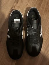Image of Lonsdale men's Trainers Size 7. New with tags and box