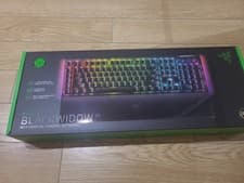 Image of Razer BlackWidow V4 Mechanical Gaming Keyboard RGB Chroma NEW Sealed