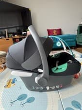 Image of New CYBEX Aton B2-i size infant carrier with base