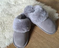 Image of JUST SHEEPSKIN Ladies Duchess sheepskin slippers Boxed & Brand New UK Size 5 