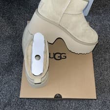 Image of NIB Women's UGG Classic Ultra Mini New Heights Boots Mdsd US Size 8