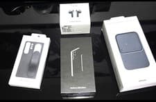 Image of Samsung Galaxy S25 Ultra 1TB Titanium Black & accessories