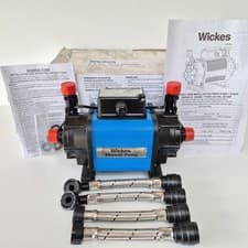 Image of Wickes 1.5 Bar Twin Impeller Polymer Positive Shower Pump 113554 NEW in Box