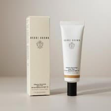 Image of Bobbi Brown Vitamin Enriched Skin Tint SPF 15 Golden 1 50ml / 1.7oz NIB