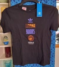 Image of adidas Originals Globe Logo Short Sleeve Junior T-shirt, Child Size 9-10 Years