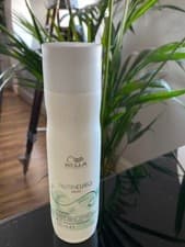 Image of Wella Nutricurls Shampoo for Waves - 250ml