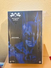 Image of IN STOCK NEW Hot Toys MMS786 Batman & Robin - Batman 1/6 Action Figure