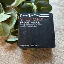 Image of MAC Medium Deep Studio Fix Pro Set + Blur Weightless Loose Powder 0.22oz / 6.5g
