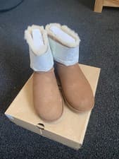 Image of Ugg Mini Bailey Bow II Boots Uk Size 7 Cost £185