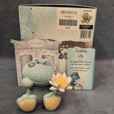 Image of Me To You My Blue Nose Friends Collectors Figurine - Sharing Lily