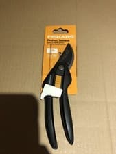 Image of Fiskars 111260 SingleStep Multi Purpose Bypass Pruner Secateurs P26 1000567