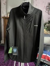 Image of Regatta Men's black water resistant Jacket Large New With Tags