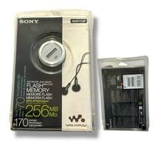 Image of Sony Network Walkman NW-E107 Digital Music Player Silver New Vtg Boxed Rare (m