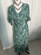 Image of NWT Silk & Salt Journey Maxi Wrap Dress In Tropical Leaf Print M Green-White
