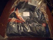Image of Reebok Logo Navy Blue Intarsia Pom One Size Women's Winter Beanie Hat BRAND NEW