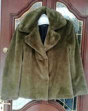 Image of GREEN FAUX FUR SHORT COAT MATALAN PETITE OUTERWEAR COLLECTION SIZE 18 UNWORN