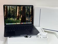 Image of Apple MacBook Air 2022 13"M2 8-Core 8-Core GPU SSD 512GB Ram 8GB Valid AppleCare