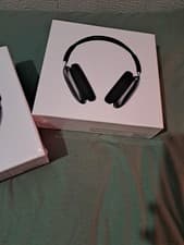 Image of Apple AirPods Max Pro with Smart Case 2024 Headphones Midnight Black Sealed