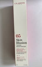 Image of Clarins Skin Illusion Tinted Moisturiser SPF25 05