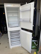 Image of Bosch KIN85NSE0G Fridge Freezer Fully Integrated 50/50 Split Frost Free