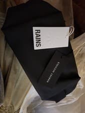 Image of RAINS - Hilo wash bag - Waterproof Wash Bag - New with tags - Black