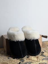 Image of JUST SHEEPSKIN SLIPPERS Womans Suede Black Comfortable Warm Size UK 5/6