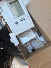 Image of Ideal RF Electronic Programmable Room Thermostat Kit 7-Day 216131