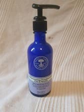 Image of Neals Yard Rejuvenating Frankincense Face Wash 100ml New