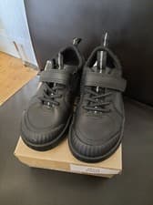 Image of BOYS CLARKS APOLLO STEP HOOK & LOOP INFANT SHOES, TRAINER SIZE 7G / EU24 BNIB
