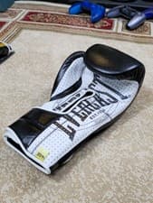 Image of Everlast 1910 Leather Boxing Gloves 16oz – Classic Black, Brand New with Tags
