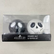 Image of Halloween Salt Pepper Shakers Skeleton Heads Alien Ceramic NIB Black White NIB