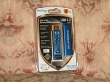 Image of iStorage datAshur PRO 256-bit 4GB USB 3.0 Secure Encrypted Flash Drive - New