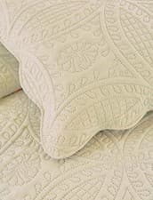 Image of Quilted Bedspread Set with 2 FREE Pillow Shams (one with Single by Chums