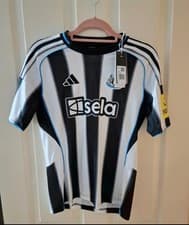 Image of Newcastle Home Jersey 2025/2026 - UK 13/14 YEARS OLD