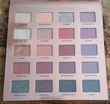 Image of Iconic London On Trend Desk To Dance Eyeshadow Palette With 20 Classic Shades❤️