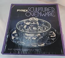 Image of Vintage Pyrex Sculptured Ovenware 1.5 Qt. Covered Casserole And Tray Set 883