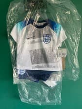 Image of England Home Football Kit - Baby's Full Kit - Size 6-9 Months - RRP £49.99 - B4