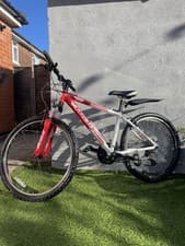 Image of Trek Marlin 4 Gen 3 Mountain Bike Size Medium Excellent Condition Great Price