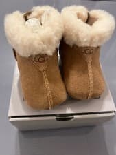 Image of UGG Gojee Crib Boots