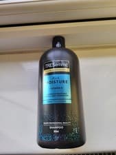 Image of TRESemmé  Rich Moisture Shampoo Enriched With Vitamin E 900ml