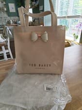Image of Ted Baker Plain Bow Small Icon Bag Light Pink