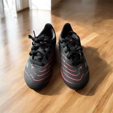 Image of Adidas Predator Club Kids Football Boots Black/Red Size 11.5 New in Box