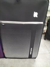 Image of IT LUGGAGE VITALISE WORLD'S LIGHTEST 2 WHEEL LARGE SIZE SITCASE, 87L NEW TAG.