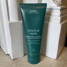 Image of Aveda Botanical Strengthening Conditioner 200ml